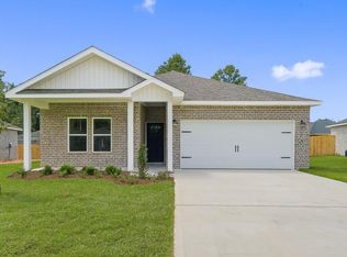 96 Azalea Dr, Freeport, FL 32439