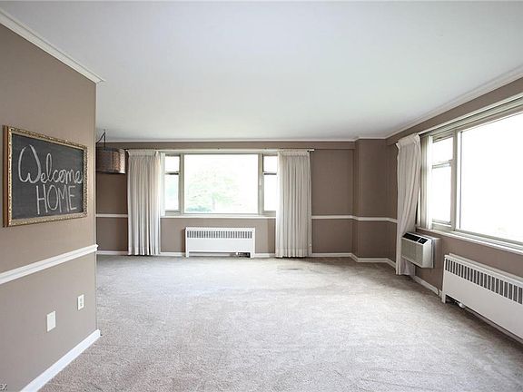 3rd image of 11820 Edgewater Dr APT 209