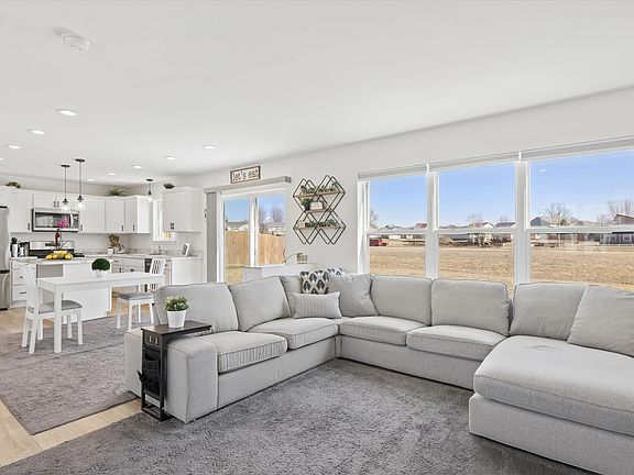 4th image of 602 Apple Valley Rd