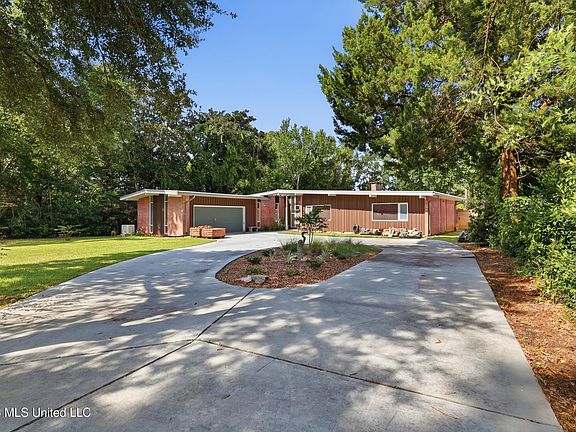 3rd image of 6109 Ridge Rd