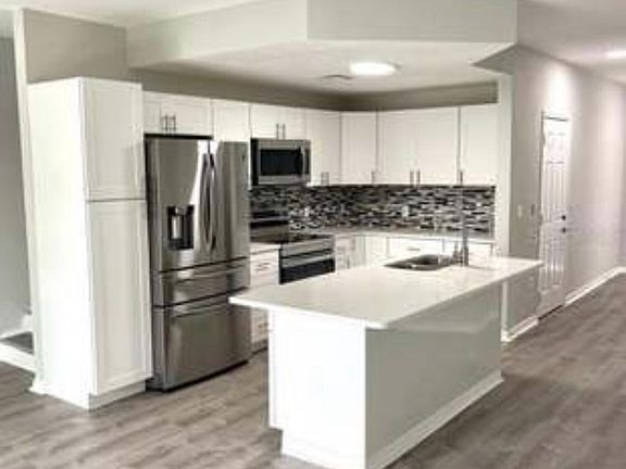 5th image of 4243 Tyler Cir N