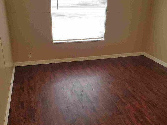 3rd image of 7962 Siskin Ave