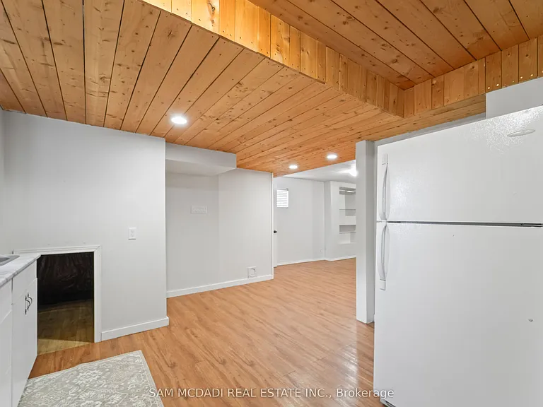 87 Rundle Cres — Photo 28
