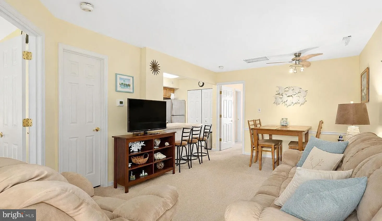 2 bed, 862 sqft, $2,300 — Photo 2