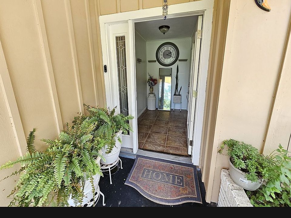 1st image of 990 Evergreen Ln