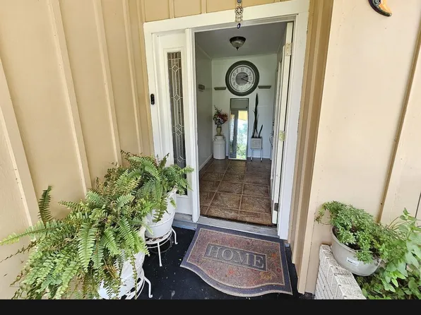 990 Evergreen Ln, Beaumont, TX 77706