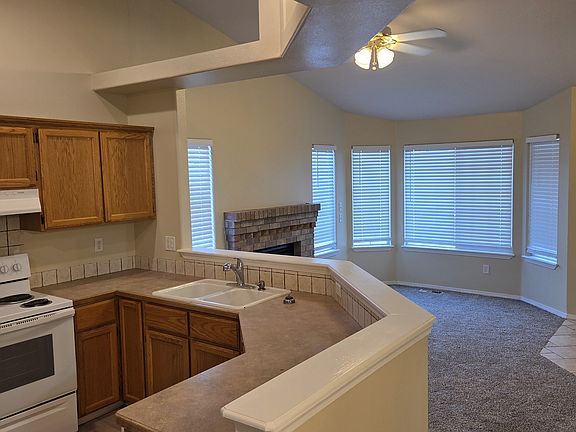 5th image of 4004 E Park Ridge Dr