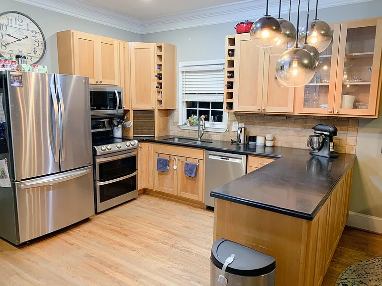 1045 Boulevard Dr SE — Photo 4