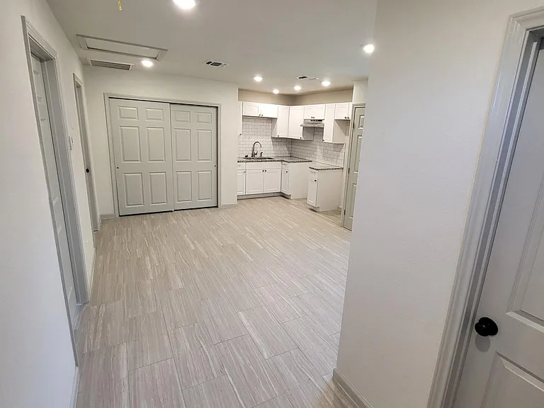 2417 Castroville Rd #1202 — Photo 4