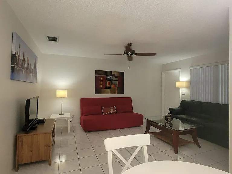 1818 Rodman St #2C — Photo 24