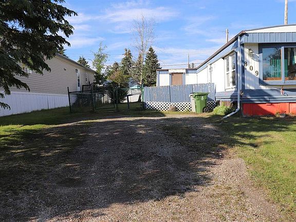 2nd image of 809 W 52nd St
