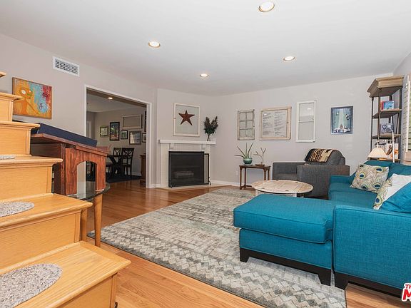 2nd image of 13108 Moorpark St APT 3