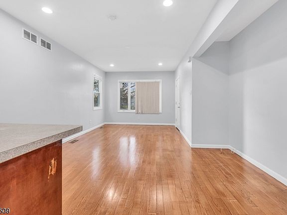 2nd image of 110 S Devine St