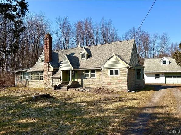 6865 Kirkville Rd, East Syracuse, NY 13057