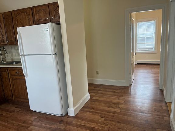 2nd image of 61 Furnace St #1