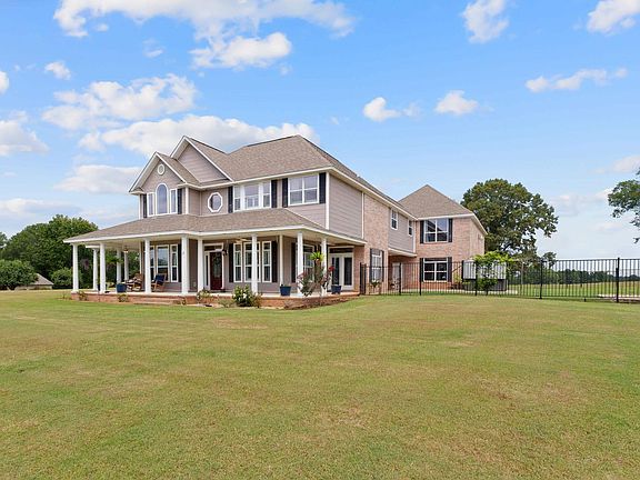 4th image of 11 Tyler Ln