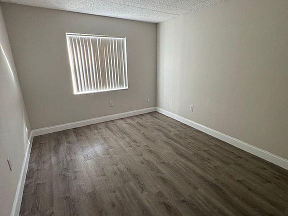 2nd image of 2724 Vandiver Dr APT 4A
