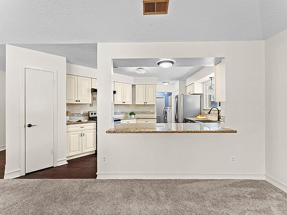 5th image of 17815 Heritage Colony Ct