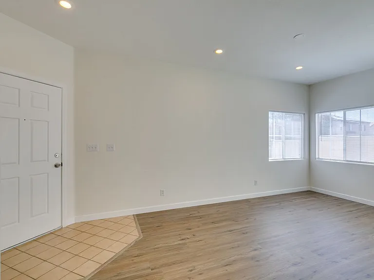 892 Blue Rosalie Pl — Photo 9
