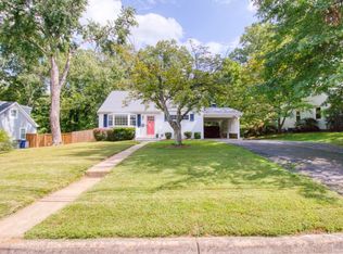 6614 Barrett Rd, Falls Church, VA 22042