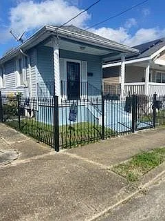 3 bed, 1.5 bath, 1200 sqft, $1,500 — Photo 2