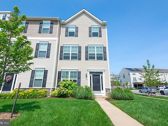 2nd image of 101 Cecilia Carey Ln
