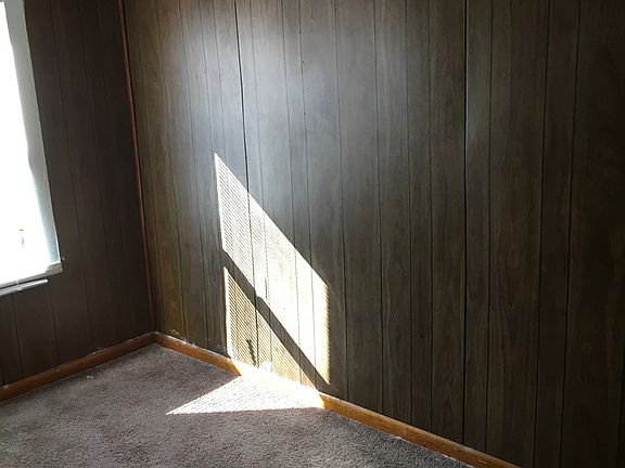 4th image of 426 10th St W #426