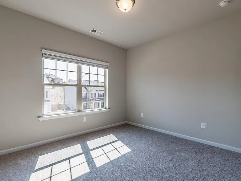 185 Cherokee Reserve Cir — Photo 25