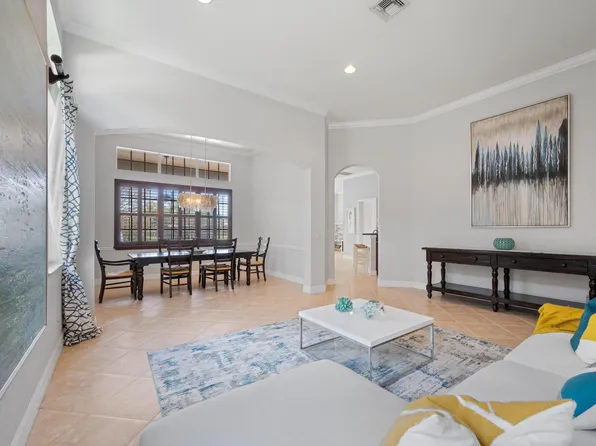 108 Via Veracruz, Jupiter, FL 33458