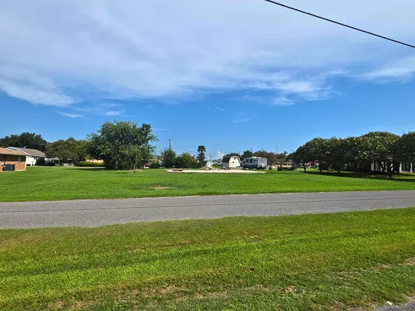 303 E 90th St, Cut Off, LA 70345