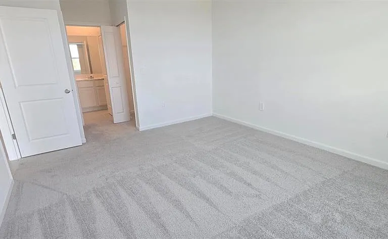 3024 W Chicago Ave — Photo 8