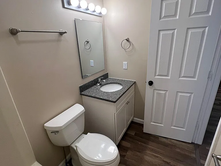 638 Eugene Ct — Photo 11