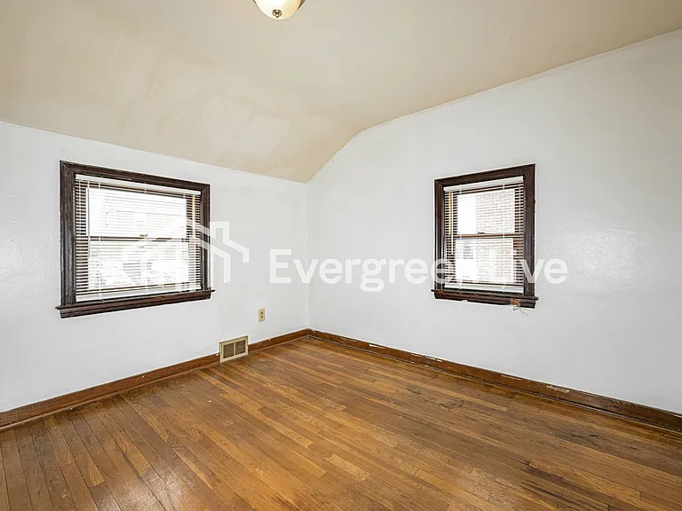 712 Lynda Ln — Photo 11