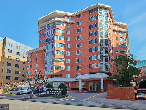 2nd image of 1001 N Vermont St APT 904