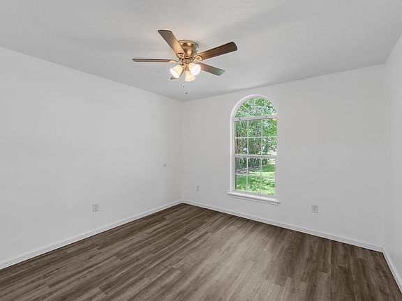 4th image of 1002 Shell Ave