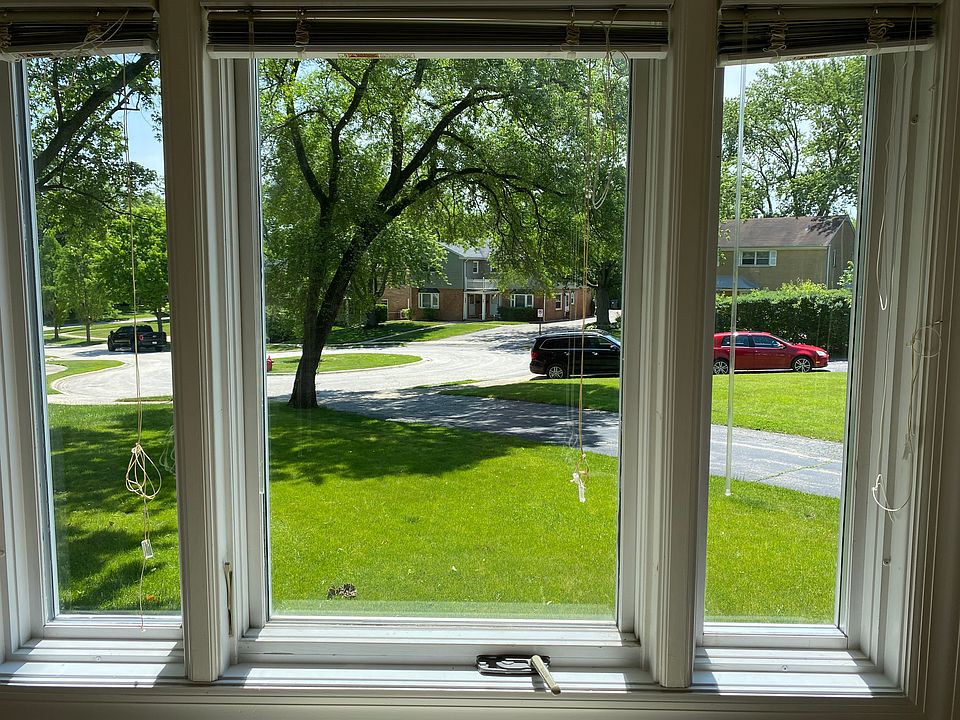 Kitchen view to enjoy lovely mornings with coffee.