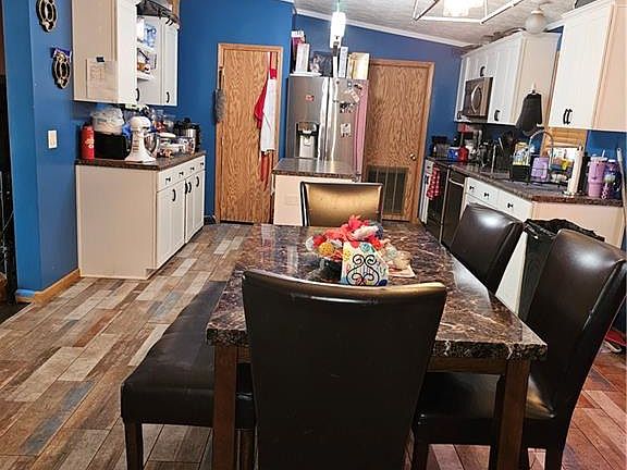 3rd image of 3737 Ditzler Ave