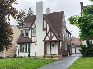 3627 Lindholm Rd, Shaker Heights, OH 44120