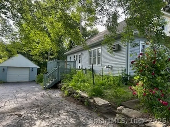 1063 North Main Street, Killingly, CT 06241