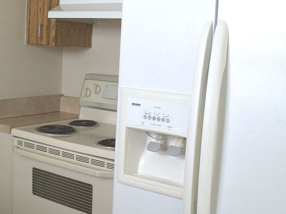 3rd image of 15740 Villa Dr