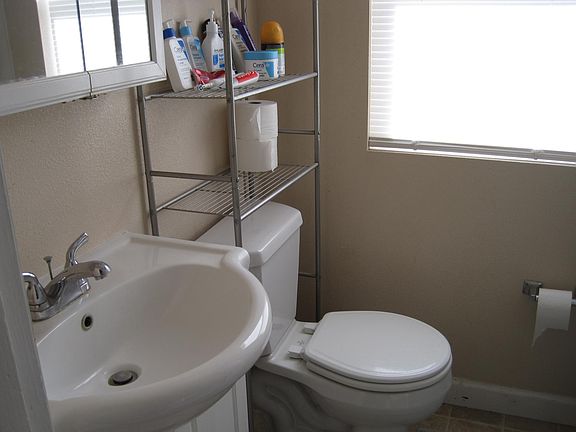 Full bath on main level.