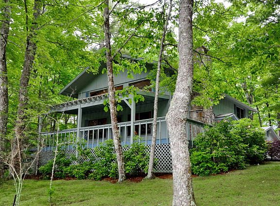 4th image of 220 Wildwood Dr