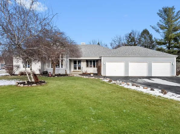 6522 Sycamore Ct, McHenry, IL 60050