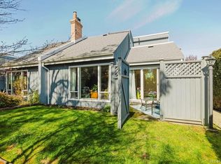 Springwood, Victoria, BC V8R 1P6