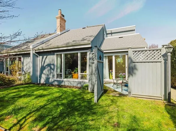 1318 Vining St #4, Victoria, BC V8R 1P6