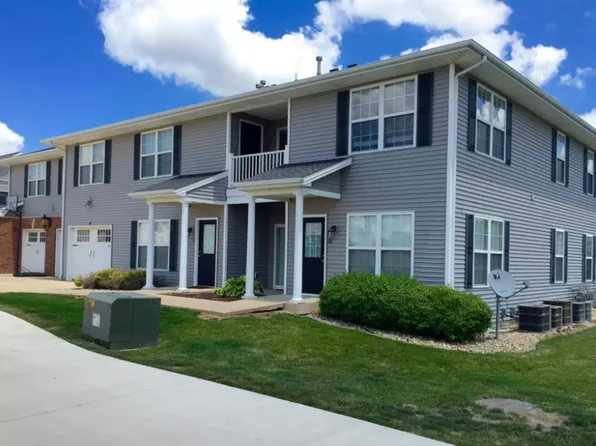 103 Portsmouth Ln, Savoy, IL 61874