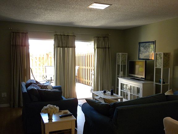 2nd image of 927 Hamilton Ct #2303