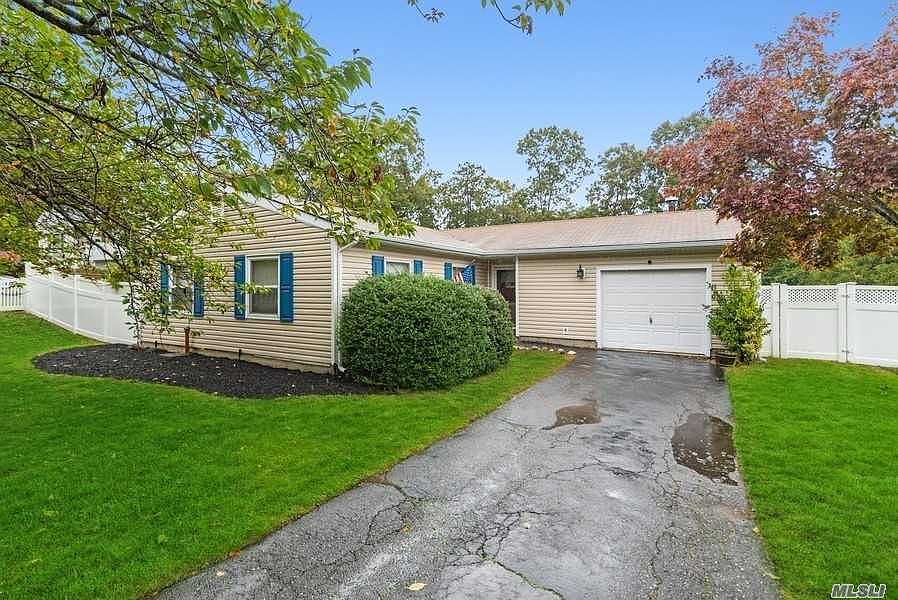 1st image of 5 Eileen Ct