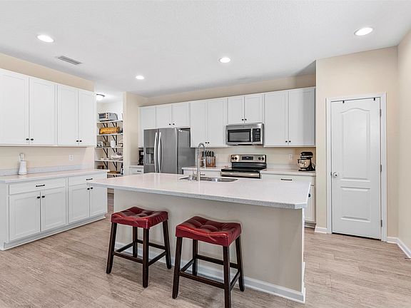 4th image of 86230 Cloister Ct