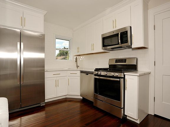 3rd image of 15 Washington Ave